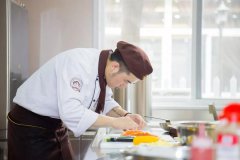逆风飞翔:天才编程少年的美味人生