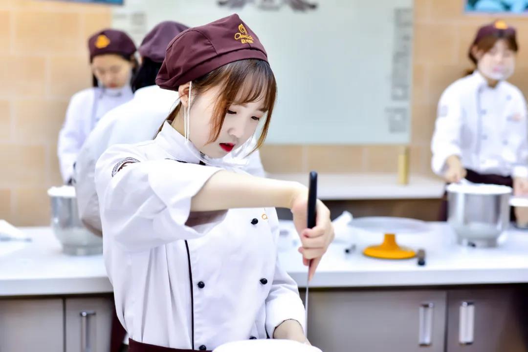 亲爱的家长,也许您的孩子更适合学技术