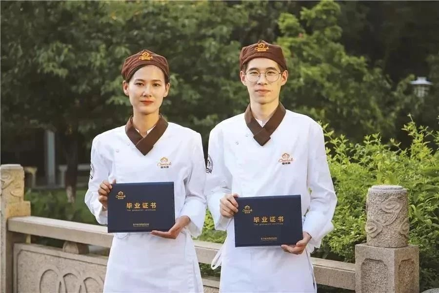 混文凭还是学技术?家长和孩子都值得反思