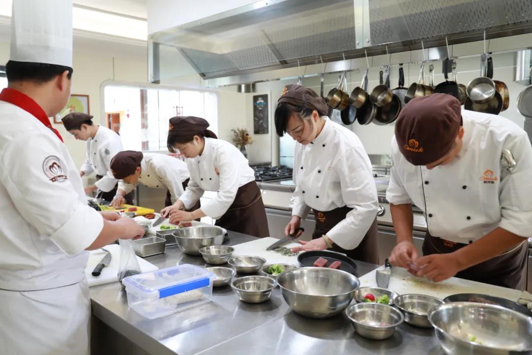 「西餐培训学校」哪家好?当然苏州欧米奇
